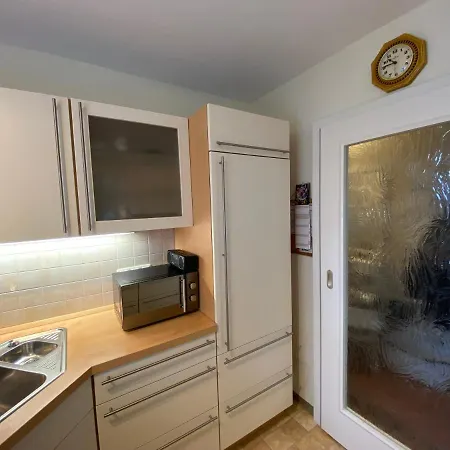 Eichendorff Garten Apartment, Zentrumsnah, In Direkter Naehe Zur Universitaet באיירוט