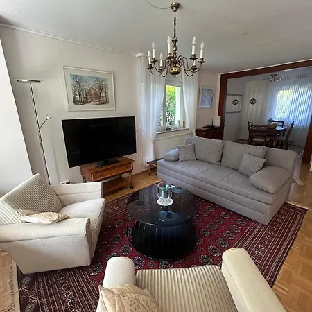 Eichendorff Garten Apartment, Zentrumsnah, In Direkter Naehe Zur Universitaet דירה