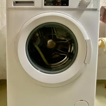 Eichendorff Garten Apartment, Zentrumsnah, In Direkter Naehe Zur Universitaet דירה באיירוט