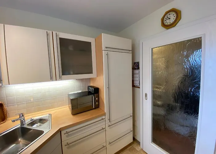 Eichendorff Garten Apartment, Zentrumsnah, In Direkter Naehe Zur Universitaet バイロイト