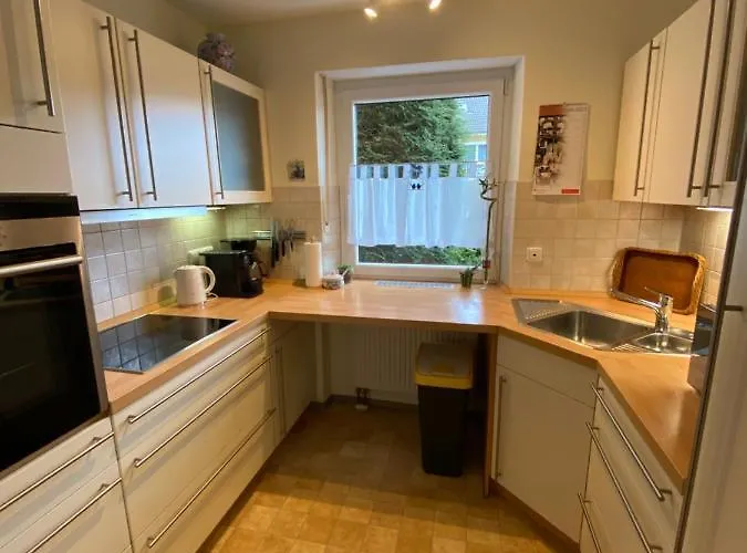 Eichendorff Garten Apartment, Zentrumsnah, In Direkter Naehe Zur Universitaet バイロイト